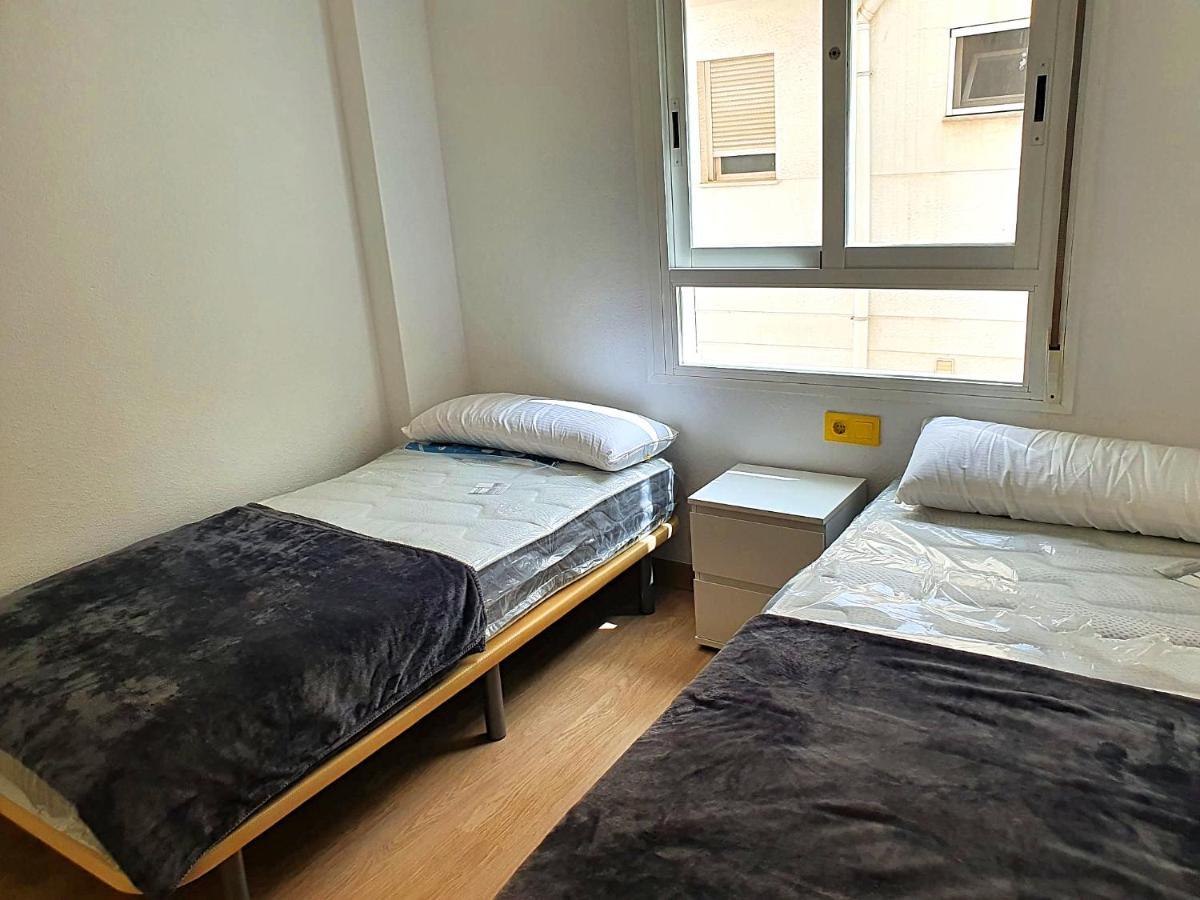 בנידורם Newly Renovated Two Bedrooms Apartment In Villa Marina מראה חיצוני תמונה